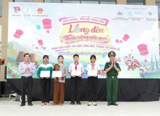 Trung thu ấm áp với trẻ em vùng biên Buôn Đôn